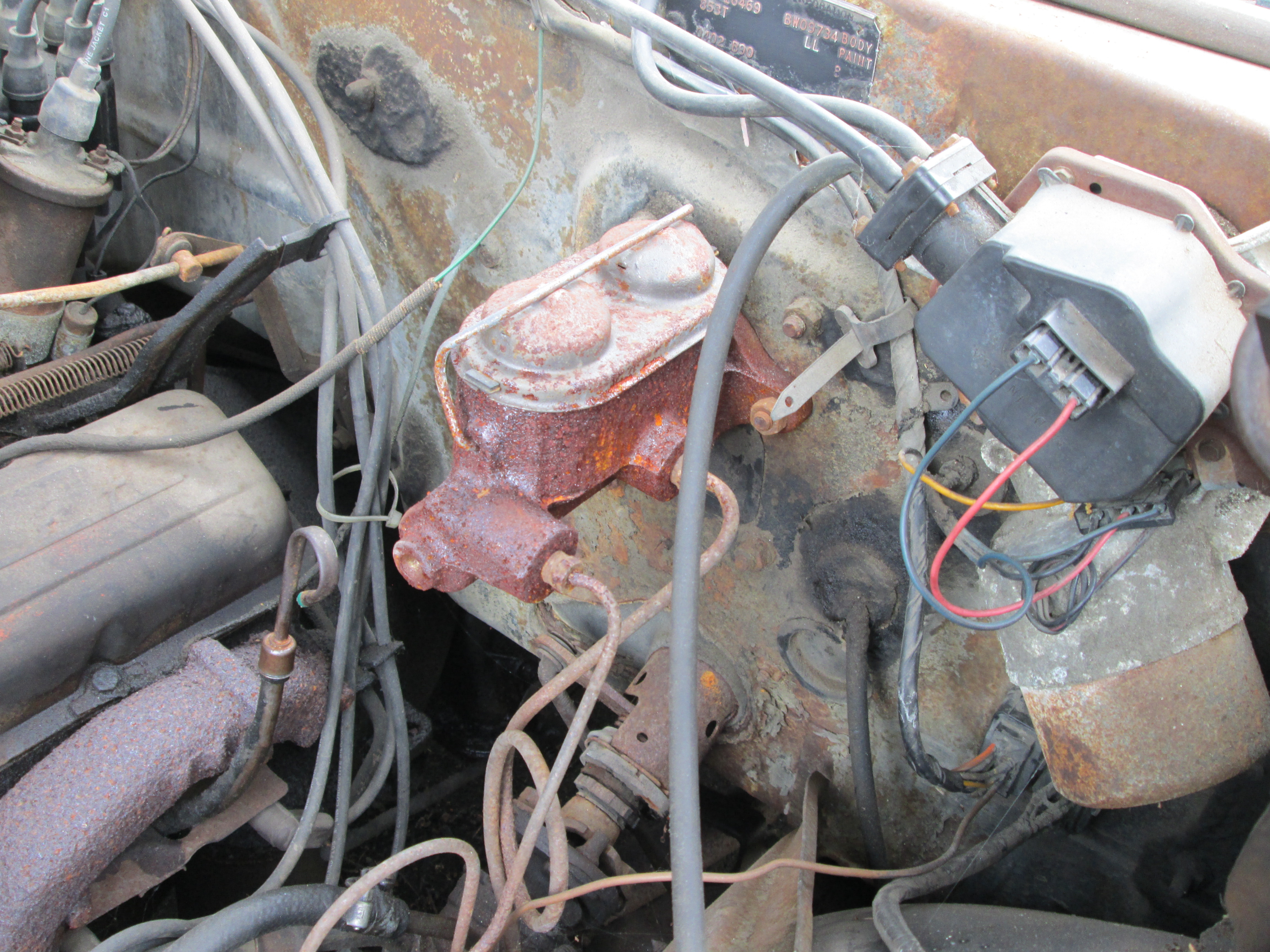 Master Brake and brake fluid reservoir. Was cleaned out, will be replaced